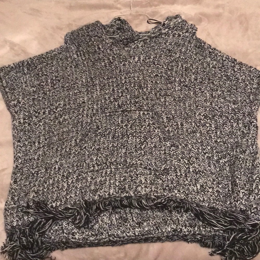 Black and white knitted poncho